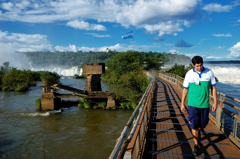 Водопады Игуасу, самбодром и полет на Амазонку