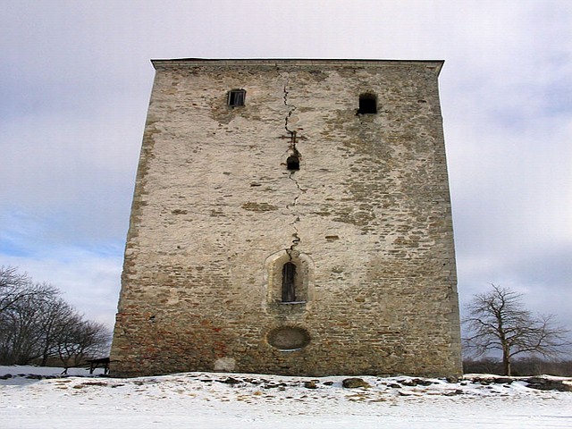 Сааремаа. Церковь Pöide XIII века