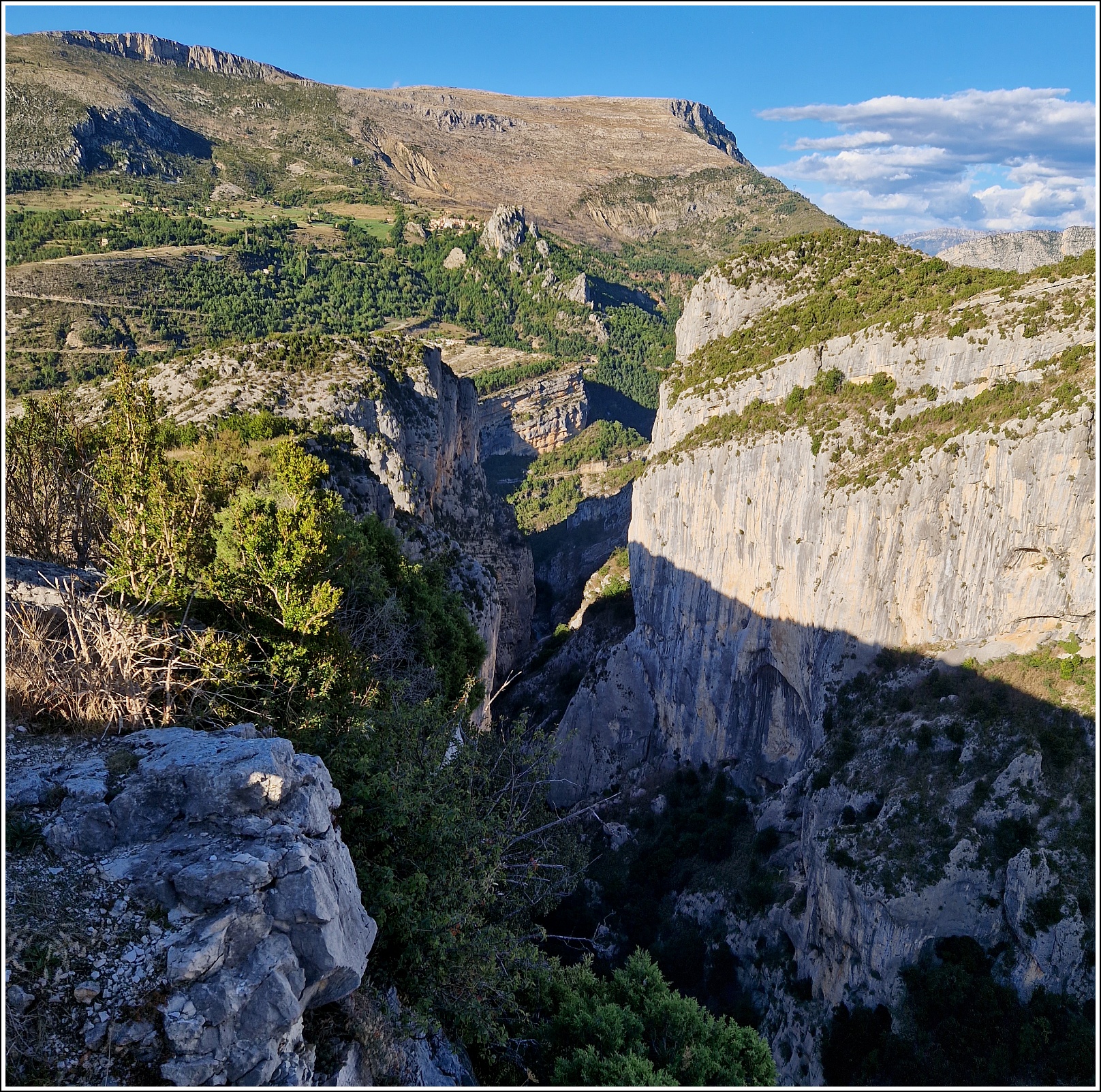 На машине вокруг Франции (2024)