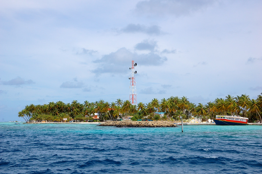 "Акулинг" на Мальдивах и "сайтсиинг" на Шри-Ланке