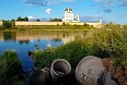 На берегу реки Великой. Вид на Кремль