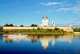 На берегу реки Великой. Вид на Кремль