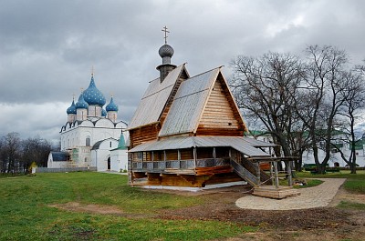 Суздальский кремль. Никольская церковь из села Глотова