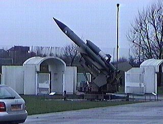 Зенитная ракета "Бладхаунд" у входа