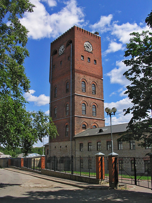 Башня и здание Riverside Design House Кренгольма