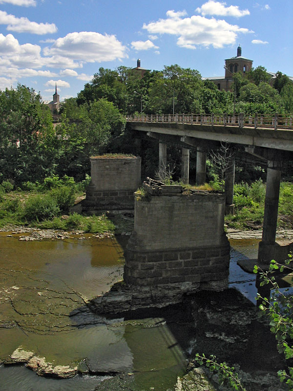 Мост через старое русло реки Нарва за проходной Кренгольма