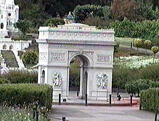 Мини-Европа. Триумфальная арка в Париже
