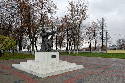 Владимир. Памятник Андрею Рублеву на Соборной площади