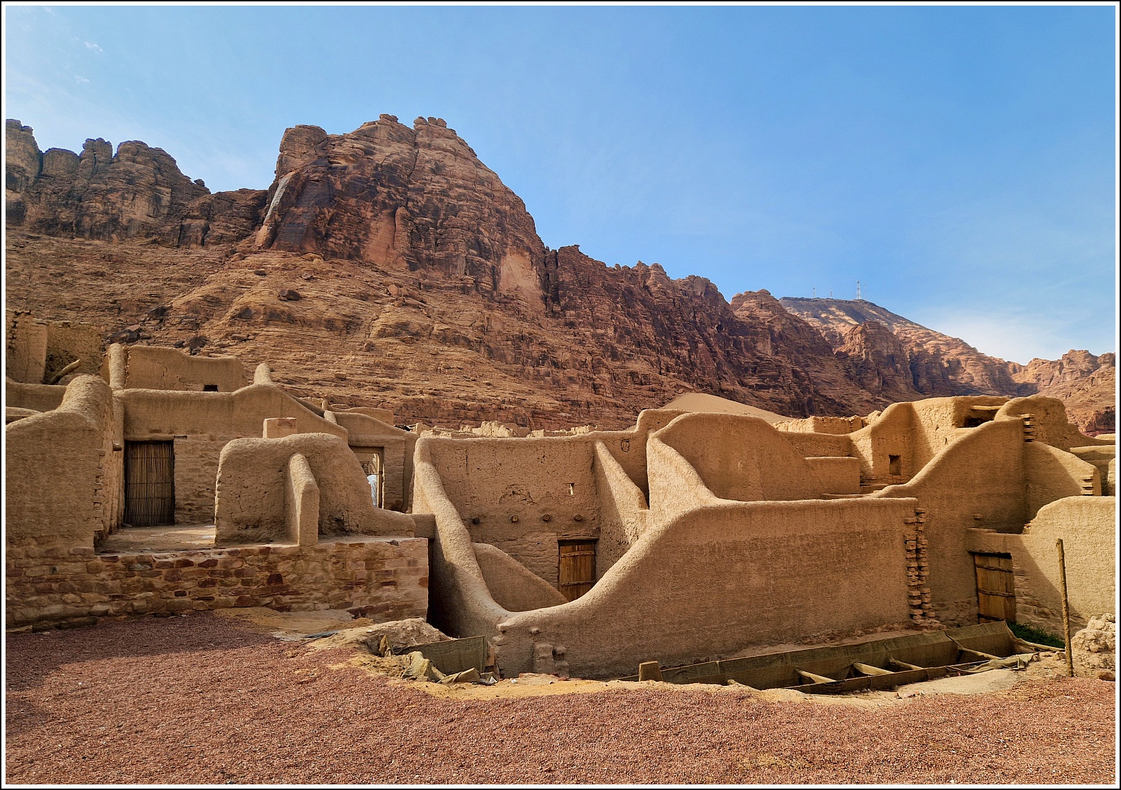 Саудовская Аравия - самолетом, поездом, машиной Саудовская Аравия - самолетом, поездом, машиной