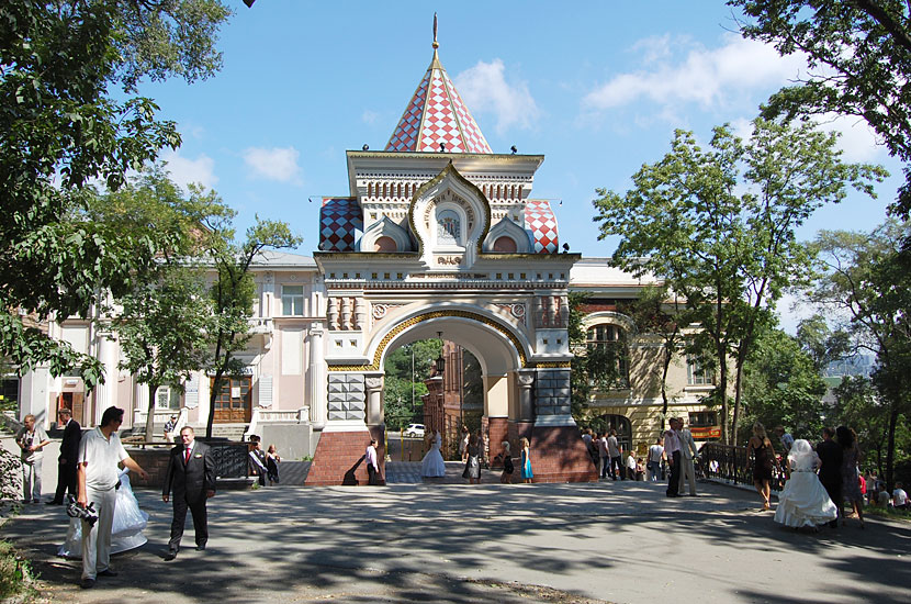 Триумфальная арка, построенная в честь приезда во Владивосток цесаревича Николая в 1891 году