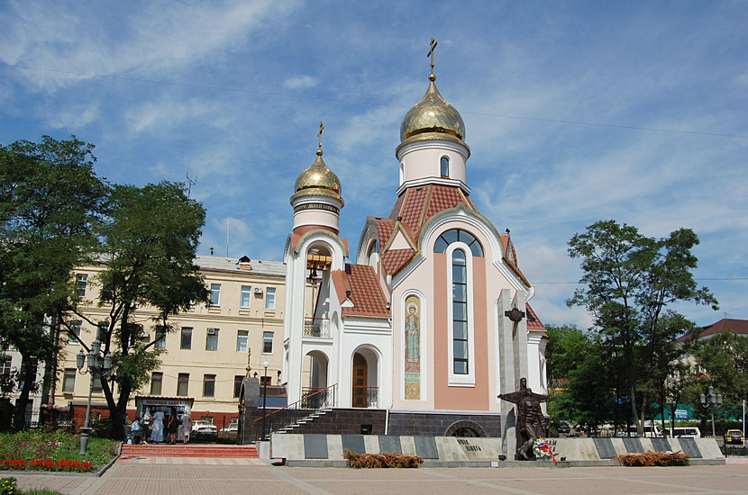 Церковь Св. Игоря и памятник погибшим в ''горячих точках''
